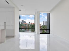 4004 NE 167 St 8, North Miami Beach FL 33160