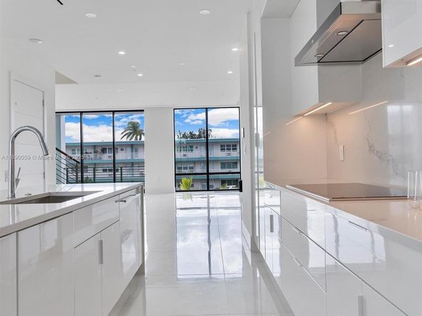 4004 NE 167 St 8, North Miami Beach FL 33160