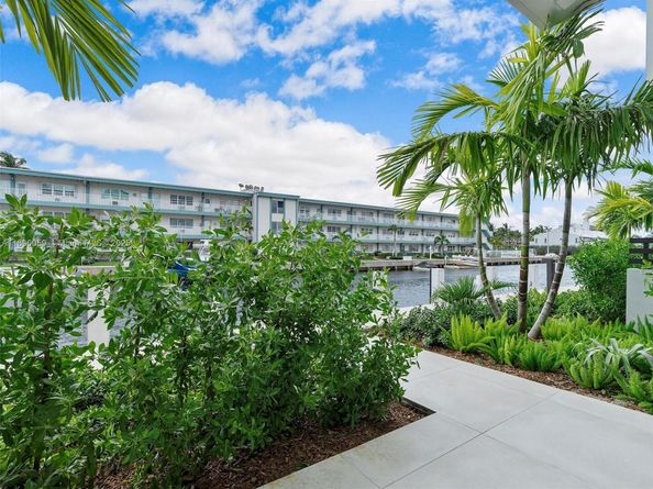 4004 NE 167 St 8, North Miami Beach FL 33160