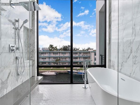 4004 NE 167 St 8, North Miami Beach FL 33160