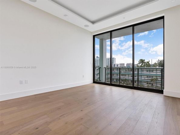 4004 NE 167 St 8, North Miami Beach FL 33160