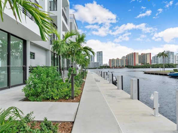 4004 NE 167 St 8, North Miami Beach FL 33160