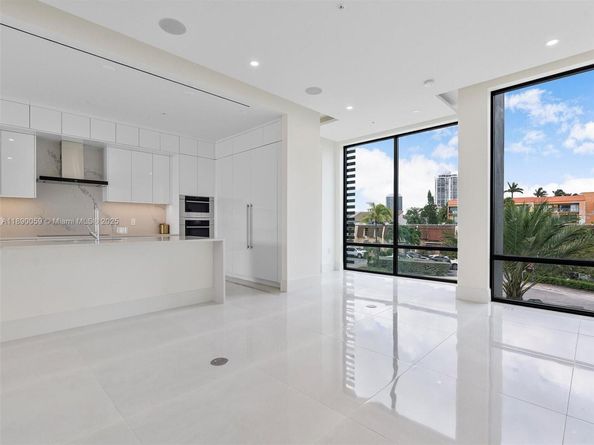 4004 NE 167 St 8, North Miami Beach FL 33160
