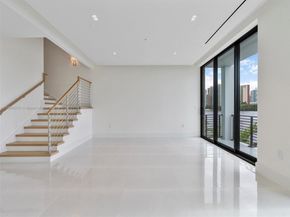 4004 NE 167 St 8, North Miami Beach FL 33160