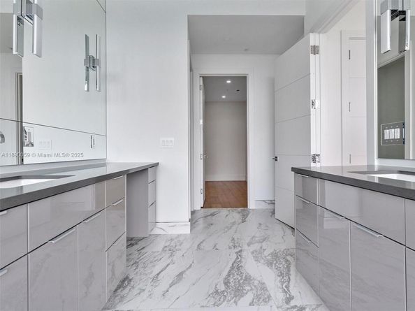4004 NE 167 St 8, North Miami Beach FL 33160
