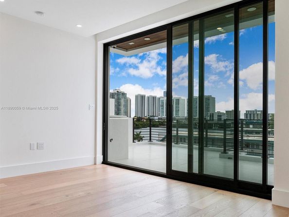 4004 NE 167 St 8, North Miami Beach FL 33160