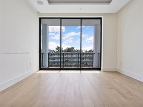 4004 NE 167 St 8, North Miami Beach FL 33160
