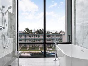 4004 NE 167 St 8, North Miami Beach FL 33160