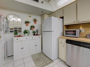 3850 Washington St 212, Hollywood FL 33021