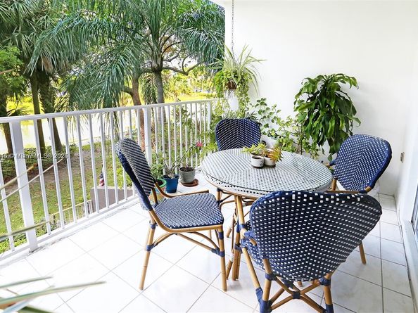 3850 Washington St 212, Hollywood FL 33021