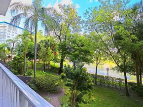 3850 Washington St 212, Hollywood FL 33021