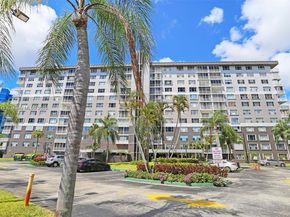 3850 Washington St 212, Hollywood FL 33021