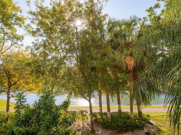 3850 Washington St 212, Hollywood FL 33021