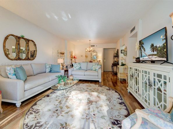 3850 Washington St 212, Hollywood FL 33021