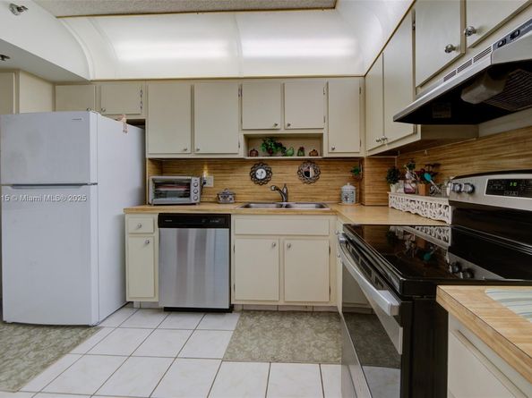 3850 Washington St 212, Hollywood FL 33021