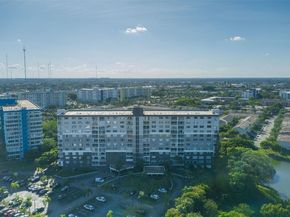 3850 Washington St 212, Hollywood FL 33021