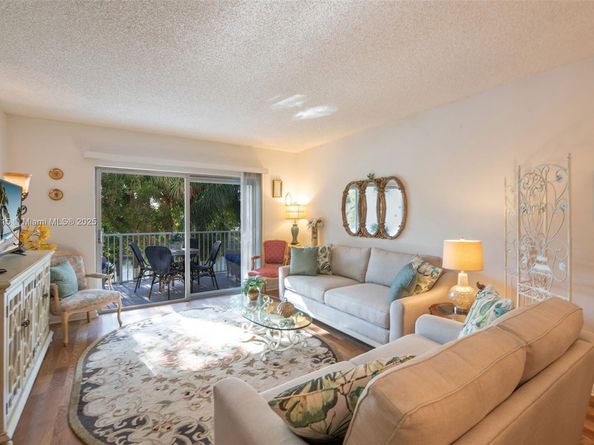 3850 Washington St 212, Hollywood FL 33021