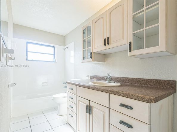 5640 NW 13th Ct, Lauderhill FL 33313