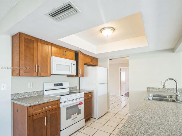 5640 NW 13th Ct, Lauderhill FL 33313