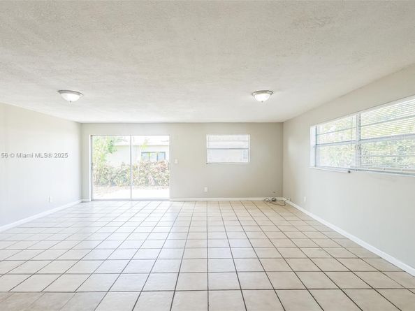 5640 NW 13th Ct, Lauderhill FL 33313