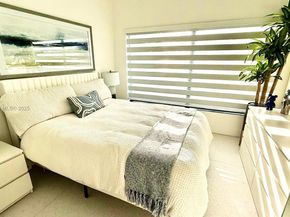 14745 N Spur Dr, Miami FL 33161