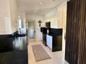 14745 N Spur Dr, Miami FL 33161