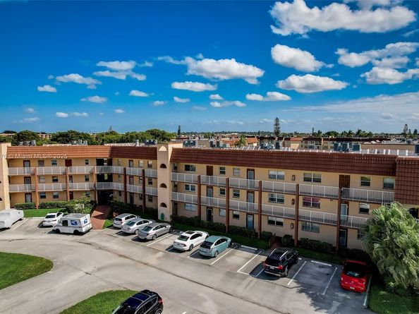 9001 Sunrise Lakes Blvd 109, Sunrise FL 33322