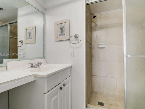 9001 Sunrise Lakes Blvd 109, Sunrise FL 33322