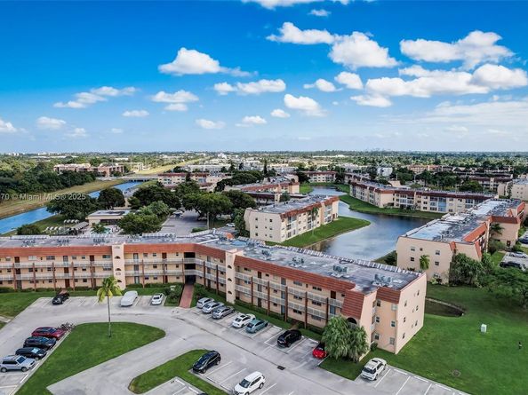 9001 Sunrise Lakes Blvd 109, Sunrise FL 33322