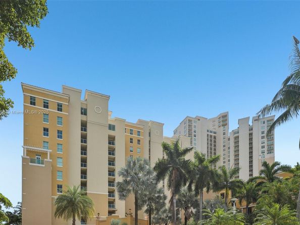 3340 NE 190th St 1101, Aventura FL 33180