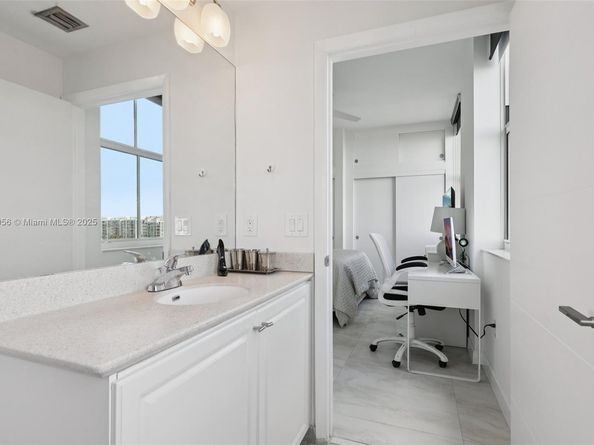 3340 NE 190th St 1101, Aventura FL 33180