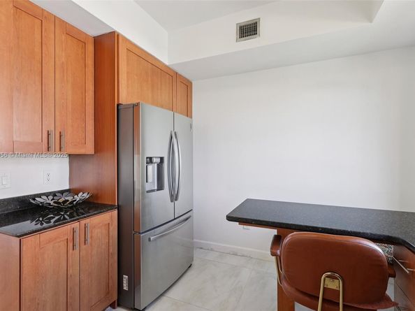 3340 NE 190th St 1101, Aventura FL 33180