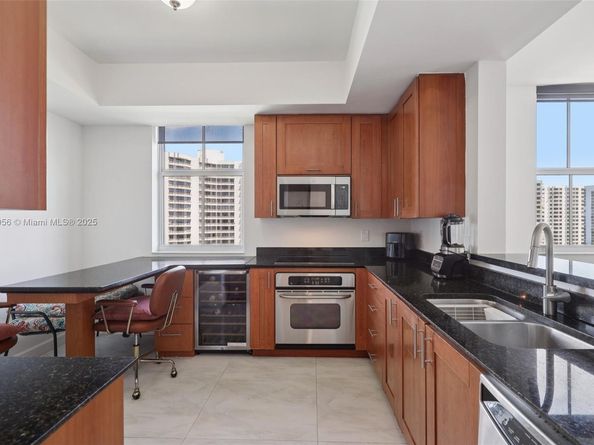3340 NE 190th St 1101, Aventura FL 33180