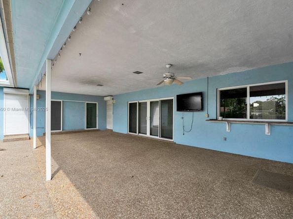 7491 SW 18th St, Plantation FL 33317