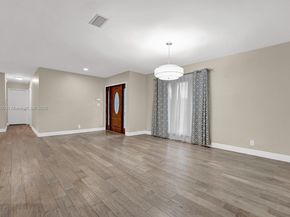 7491 SW 18th St, Plantation FL 33317