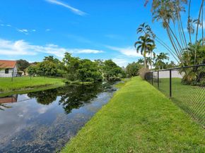 7491 SW 18th St, Plantation FL 33317