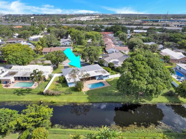 7491 SW 18th St, Plantation FL 33317