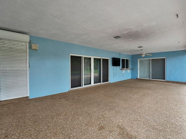 7491 SW 18th St, Plantation FL 33317