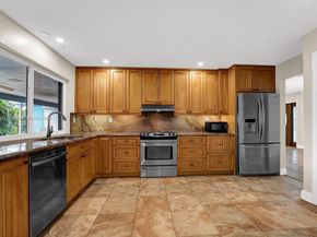 7491 SW 18th St, Plantation FL 33317