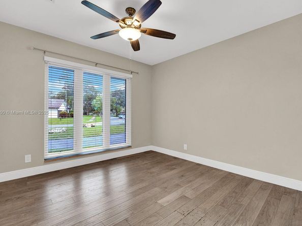 7491 SW 18th St, Plantation FL 33317