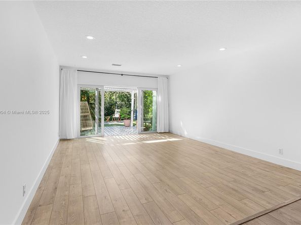 1616 NE 5th St., Fort Lauderdale FL 33301