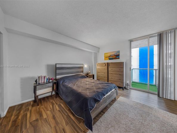 5091 NW 7th St 911, Miami FL 33126