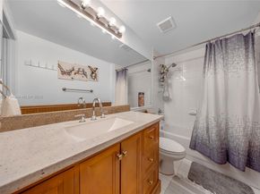 5091 NW 7th St 911, Miami FL 33126