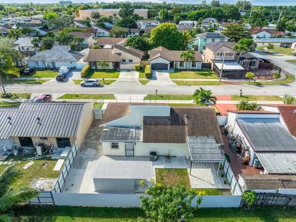 20029 SW 124th Ave, Miami FL 33177