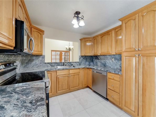 20029 SW 124th Ave, Miami FL 33177