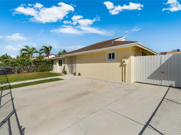 20029 SW 124th Ave, Miami FL 33177