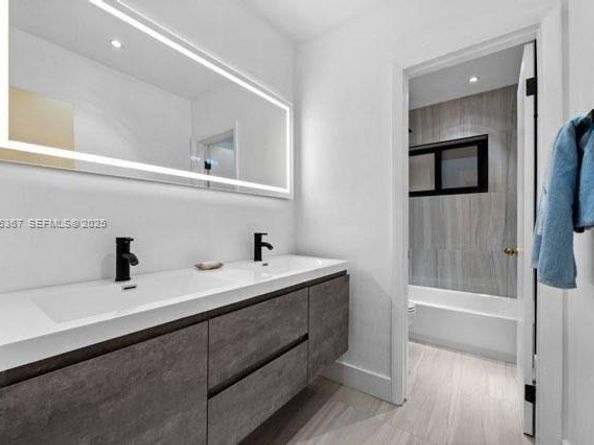 9155 SW 179th St, Palmetto Bay FL 33157