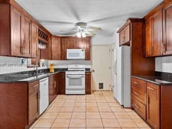 9155 SW 179th St, Palmetto Bay FL 33157