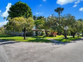 9155 SW 179th St, Palmetto Bay FL 33157