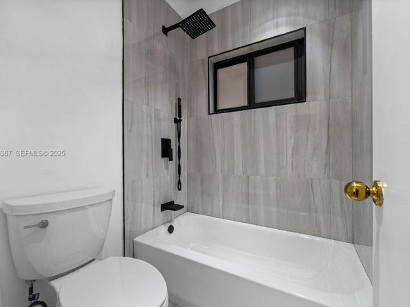 9155 SW 179th St, Palmetto Bay FL 33157